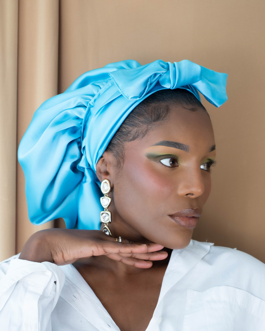 PACK Bonnet en satin et chouchou XXL